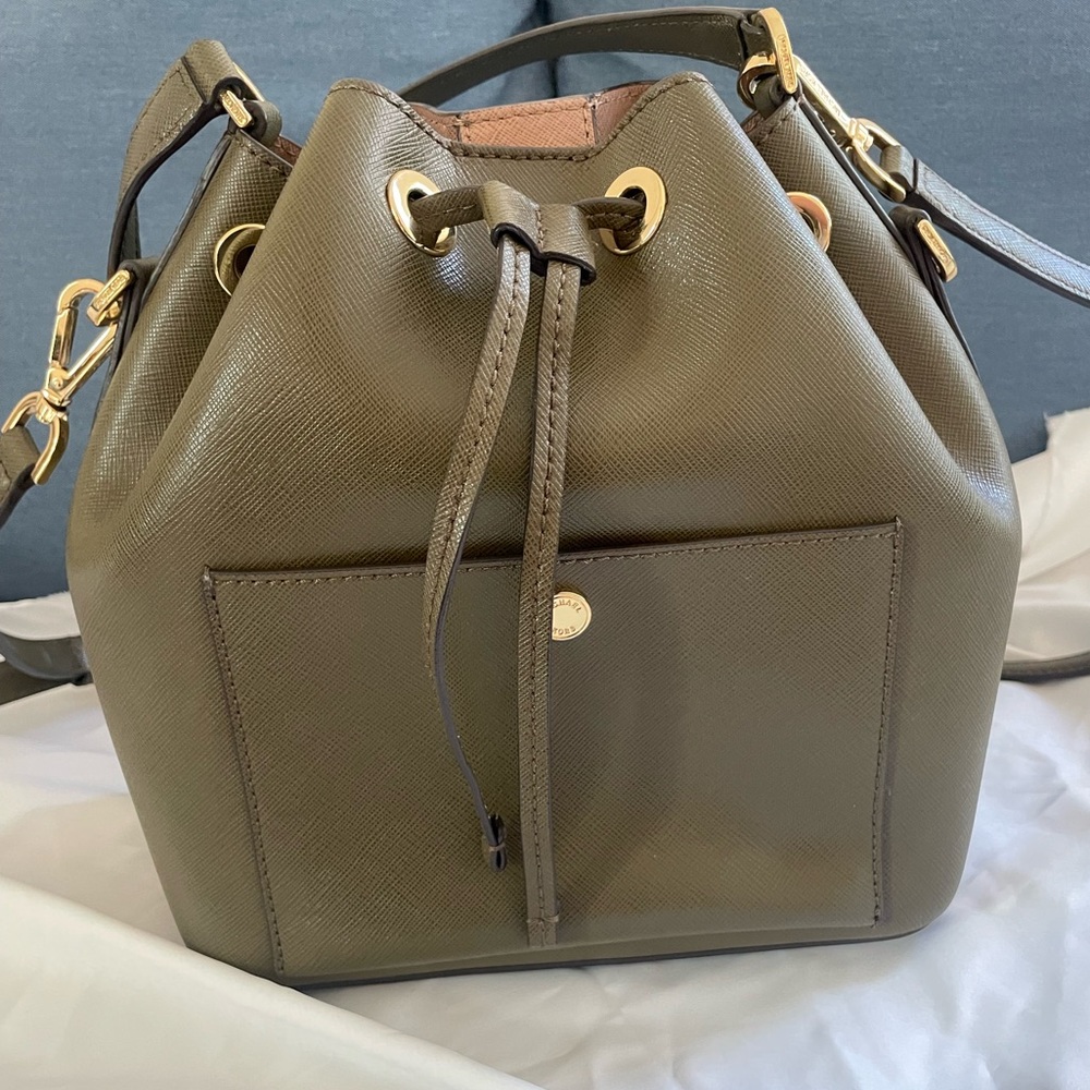 LIKE NEW!Micheal Kors Green Bucket Shoulder Bag/ Crossbody Bag